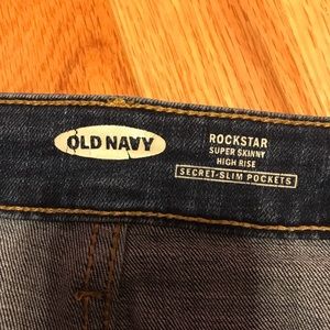 Old Navy Rockstar Super Skinny High Rose jeans!